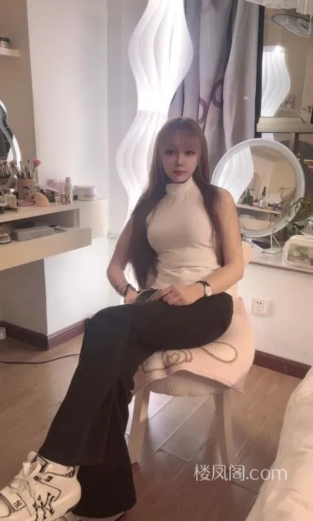 深圳-南山伊伊- 附近嫩妹兼职上门服务