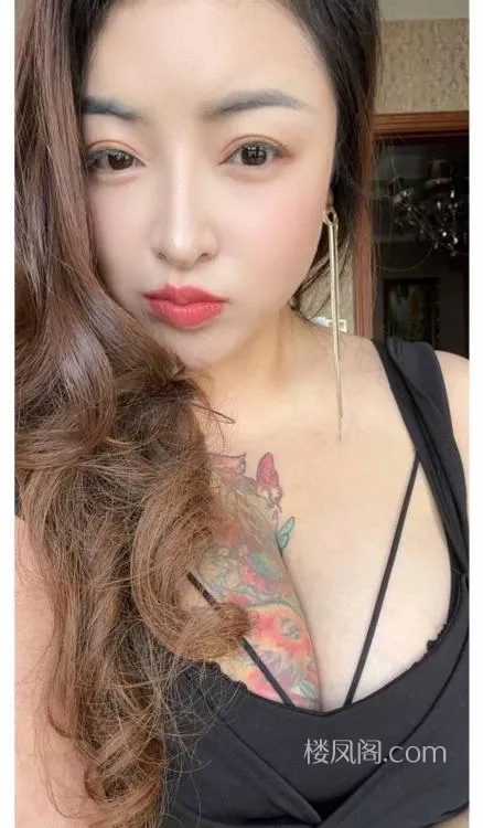 南京-纹身大奶美少妇- 附近嫩妹兼职上门服务