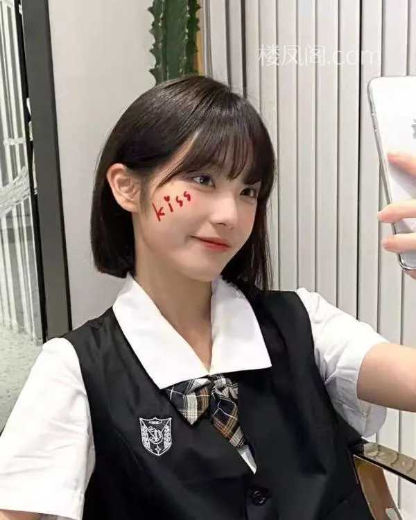 深圳-清纯御姐佳佳- 附近嫩妹兼职上门服务