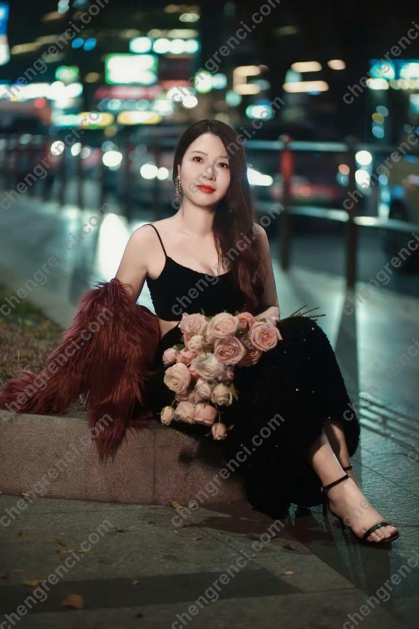 深圳-莎莎- 附近嫩妹兼职上门服务