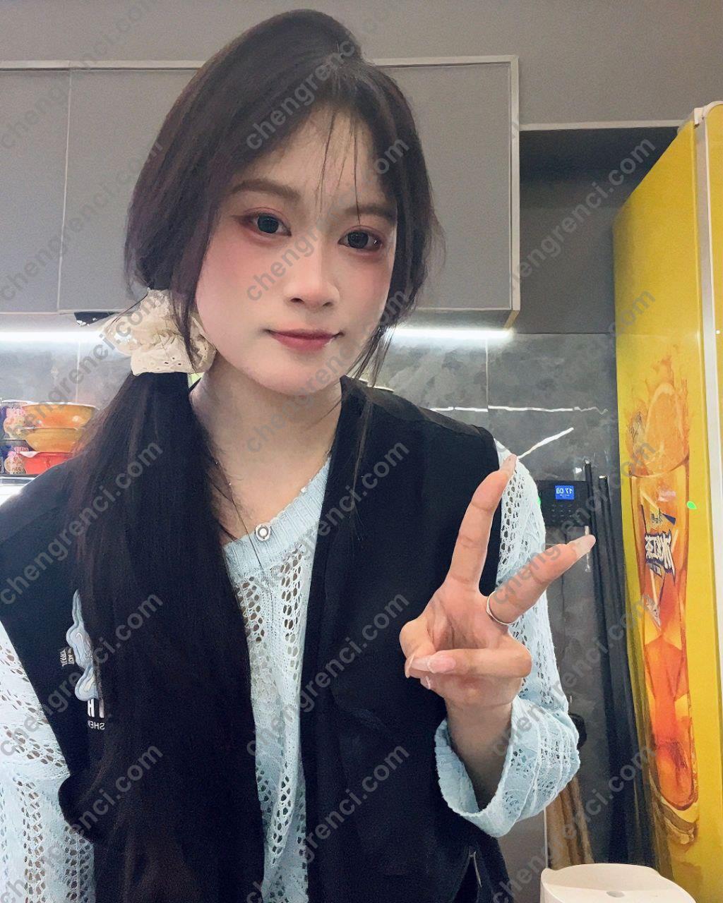 深圳 丝袜制服,乖巧,六九,千元内,外卖,无套口,气质佳,水中萧,水灵,燕子,舌吻,舔咪咪,舔蛋蛋,调情,鸳鸯浴,龙华 真实本人照片 - 成人词资源网