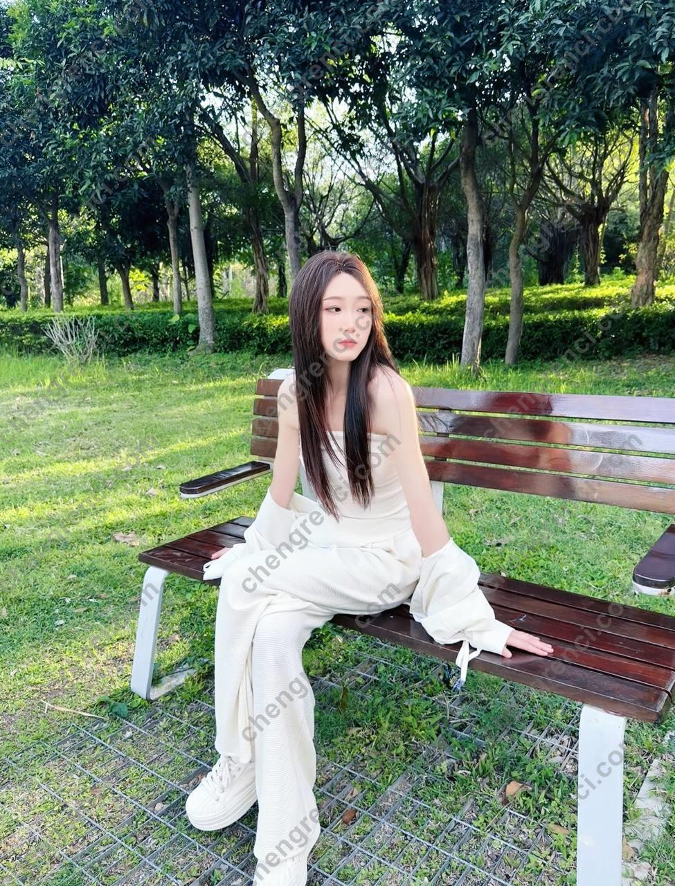深圳-福田区 艺艺- 附近嫩妹兼职上门服务