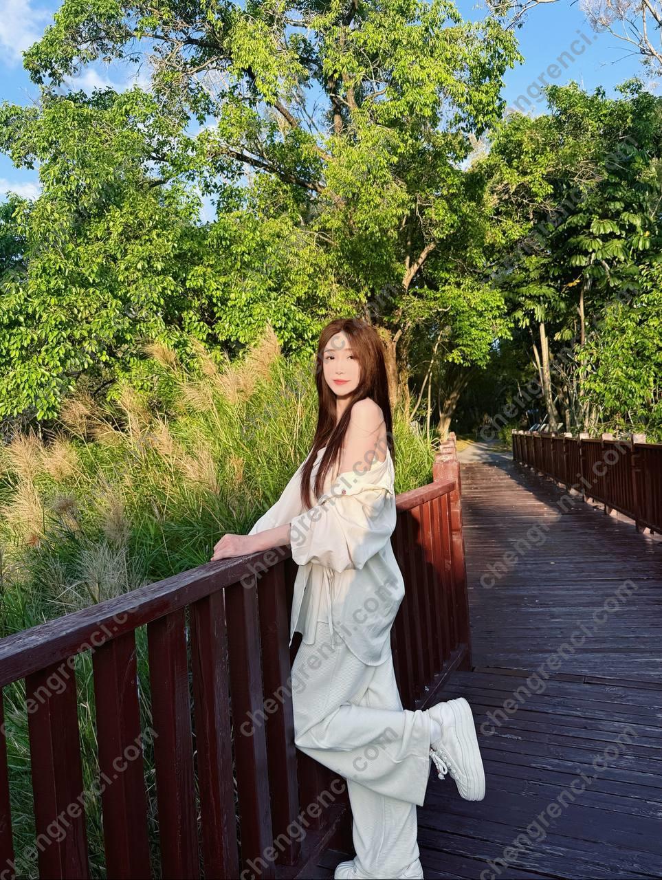 深圳 嫩妹 真实本人照片 - 成人词资源网